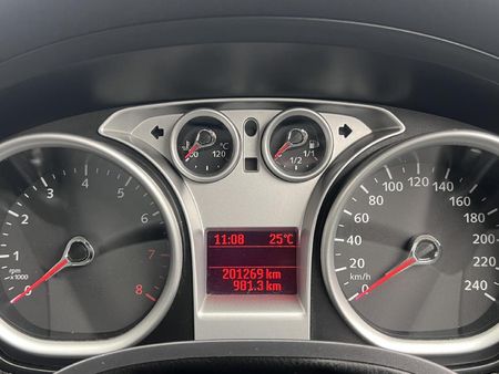 2012-Ford-Kuga-25T-AWD-Titanium-Auto_9