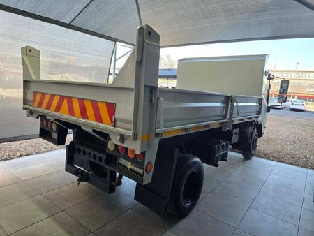 2009-Isuzu-NPR-400-Amt-Fc-Cc_4