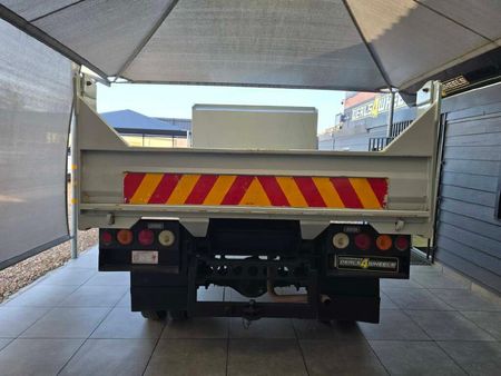 2009-Isuzu-NPR-400-Amt-Fc-Cc_5