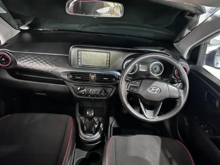 2022-Hyundai-Grand-i10-10-Motion_3