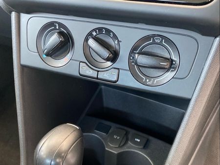 2025-Volkswagen-Polo-Vivo-16-Life_12