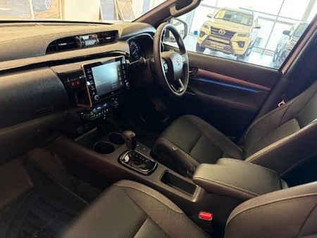 2025-Toyota-Hilux-28-GD-6-Raised-Body-Legend-Auto-Double-Cab_6