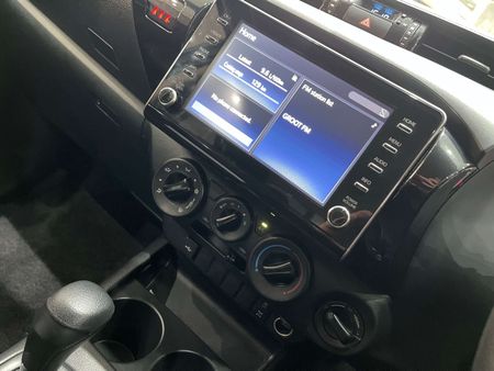 2025-Toyota-Hilux-24-GD-6-Raider-4x4-Auto-Double-Cab_10