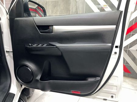 2025-Toyota-Hilux-24-GD-6-Raider-4x4-Auto-Double-Cab_11