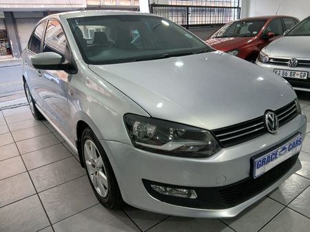 2011-Volkswagen-Polo-16-Trendline_2
