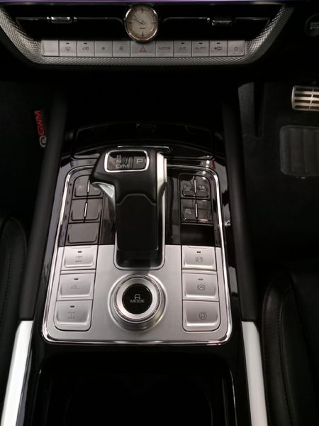 2025-GWM-P500-20T-HEV-Ultra-Luxury-4x4_23