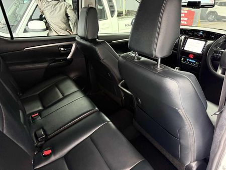 2022-Toyota-Fortuner-28-GD-6-Raised-Body-Auto_10