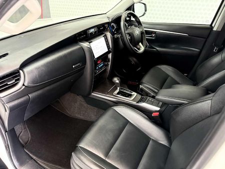 2022-Toyota-Fortuner-28-GD-6-Raised-Body-Auto_11