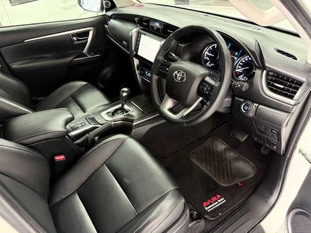 2022-Toyota-Fortuner-28-GD-6-Raised-Body-Auto_12