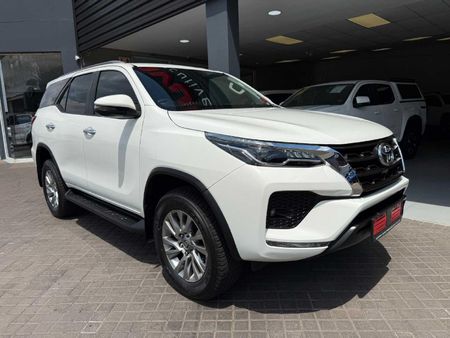2022-Toyota-Fortuner-28-GD-6-Raised-Body-Auto_2