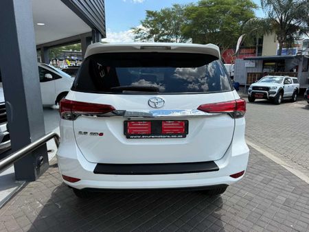 2022-Toyota-Fortuner-28-GD-6-Raised-Body-Auto_4