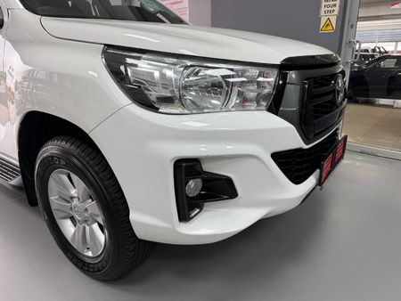 2019-Toyota-Hilux-24-GD-6-SRX-4x4-Double-Cab_9
