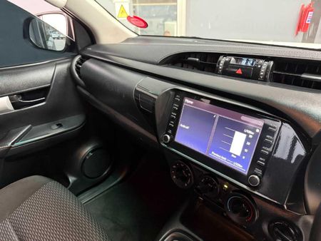 2019-Toyota-Hilux-24-GD-6-SRX-4x4-Double-Cab_11