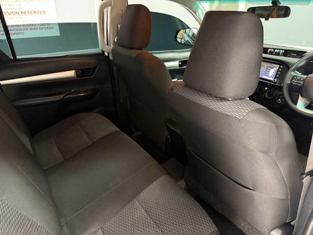 2019-Toyota-Hilux-24-GD-6-SRX-4x4-Double-Cab_12