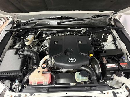 2019-Toyota-Hilux-24-GD-6-SRX-4x4-Double-Cab_14