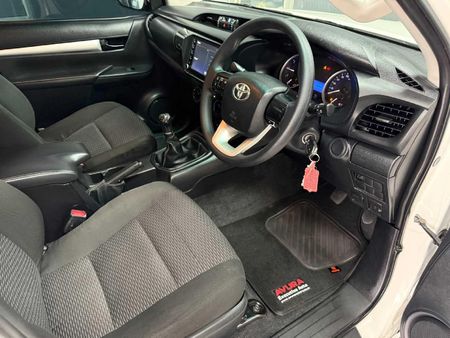 2019-Toyota-Hilux-24-GD-6-SRX-4x4-Double-Cab_15