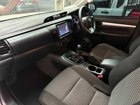 2019-Toyota-Hilux-24-GD-6-SRX-4x4-Double-Cab_16