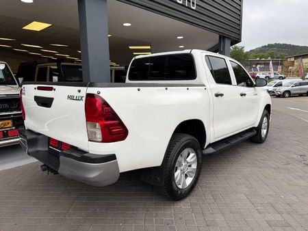 2019-Toyota-Hilux-24-GD-6-SRX-4x4-Double-Cab_2