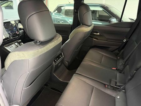 2026-Lexus-GX-35T-Overtrail_11