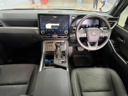 2026-Lexus-GX-35T-Overtrail_14