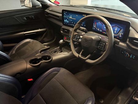2025-Ford-Mustang-Dark-Horse-Fastback_11