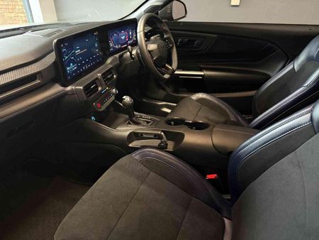 2025-Ford-Mustang-Dark-Horse-Fastback_13