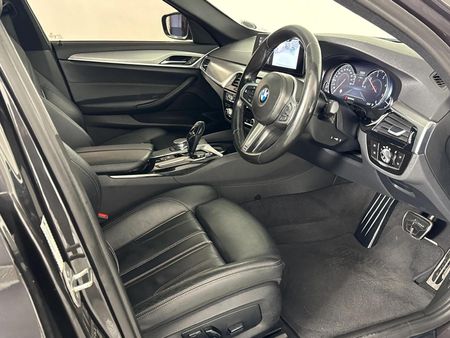2018-BMW-5-Series-520d-M-Sport_9