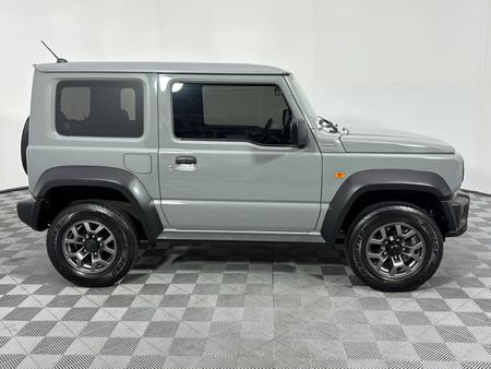 2022-Suzuki-Jimny-15-GL_13