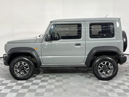 2022-Suzuki-Jimny-15-GL_15