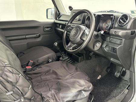 2022-Suzuki-Jimny-15-GL_7
