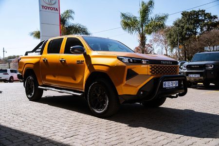 2026-Toyota-Hilux-28-GD-6-RB-SRX-4x4-Auto-Double-Cab_5