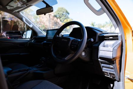 2026-Toyota-Hilux-28-GD-6-RB-SRX-4x4-Auto-Double-Cab_8