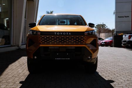 2026-Toyota-Hilux-28-GD-6-RB-SRX-4x4-Auto-Double-Cab_8