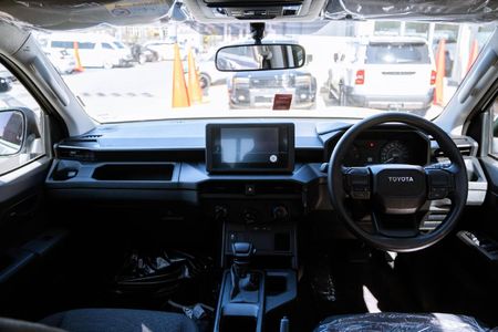 2026-Toyota-Hilux-28-GD-6-RB-SRX-Auto-Double-Cab_6