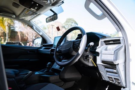 2026-Toyota-Hilux-28-GD-6-RB-SRX-Auto-Double-Cab_9