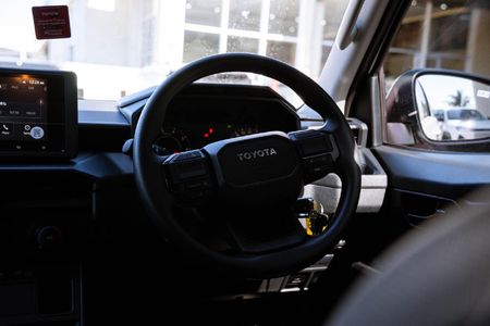 2026-Toyota-Hilux-28-GD-6-RB-SRX-Auto-Double-Cab_12