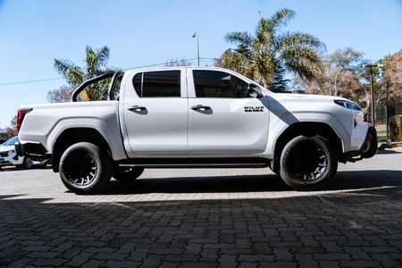 2026-Toyota-Hilux-28-GD-6-RB-SRX-Auto-Double-Cab_5