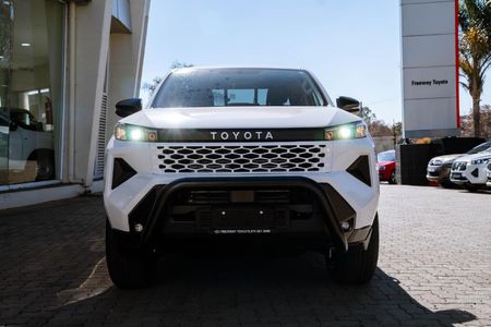 2026-Toyota-Hilux-28-GD-6-RB-SRX-Auto-Double-Cab_7