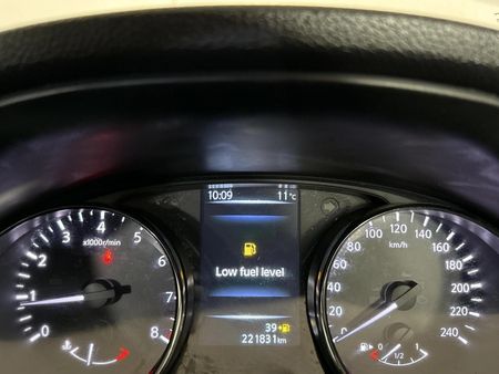 2017-Nissan-Qashqai-12T-Visia_1