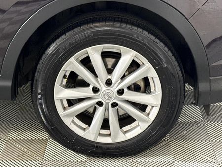 2017-Nissan-Qashqai-12T-Visia_4