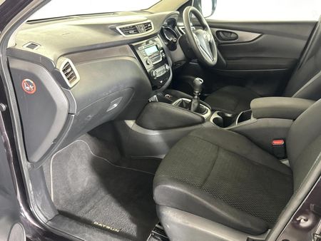 2017-Nissan-Qashqai-12T-Visia_7
