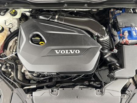 2014-Volvo-V40-T3-Essential_13