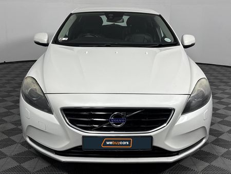 2014-Volvo-V40-T3-Essential_15