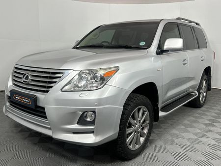2011-Lexus-LX-570_0
