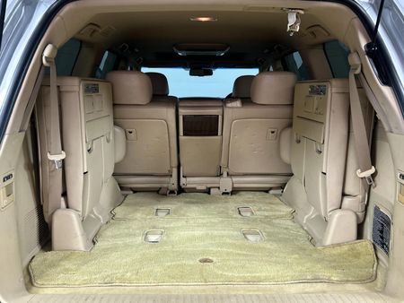 2011-Lexus-LX-570_14