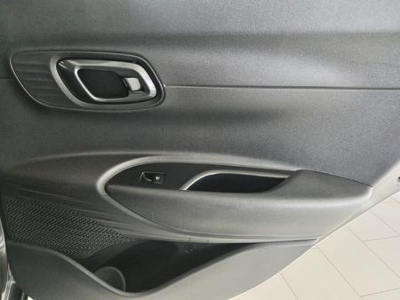 2023-Hyundai-i20-12-Motion_10