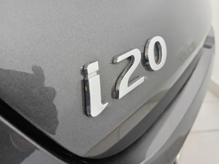 2023-Hyundai-i20-12-Motion_19