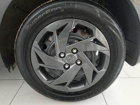 2023-Hyundai-i20-12-Motion_22