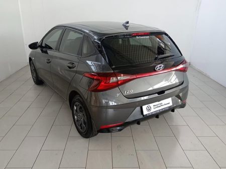 2023-Hyundai-i20-12-Motion_5