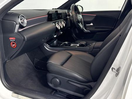 2019-Mercedes-Benz-A-Class-A-200-Auto_8